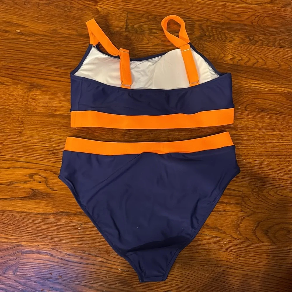 Bikini - Picture 3 of 5